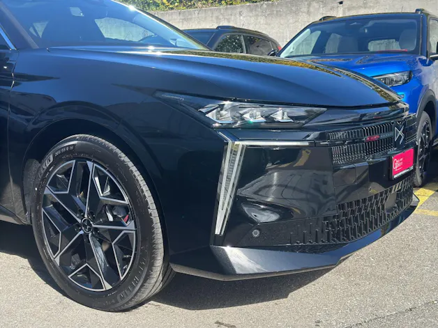 DS Automobiles No4 1.2 Hybrid 145 Étoile Nappa