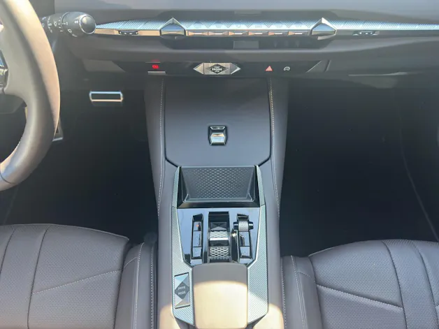 DS Automobiles No4 1.2 Hybrid 145 Étoile Nappa
