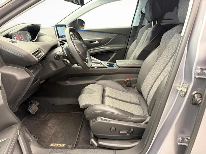 image du véhicule PEUGEOT 5008