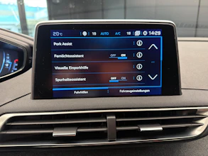 https://vehicle.imgix.net/4238285/50fa957e-25ac-4012-b618-1d96cf0f4173.jpg