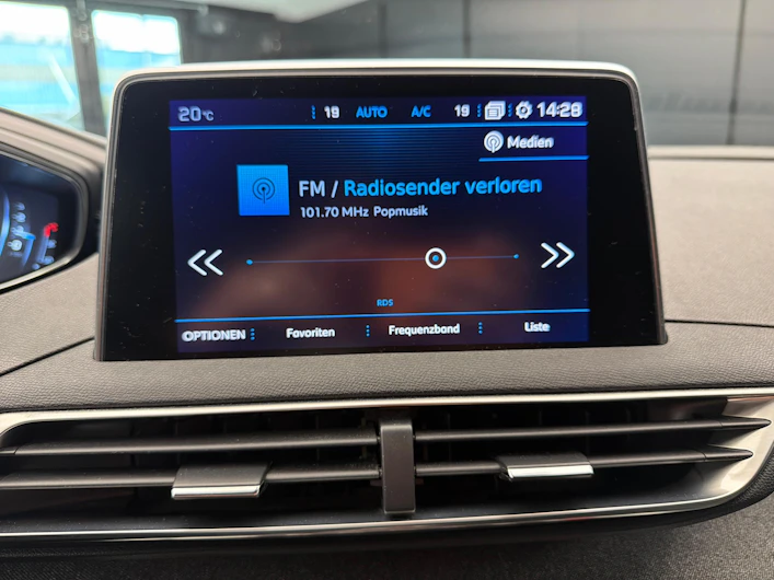 image du véhicule PEUGEOT 5008