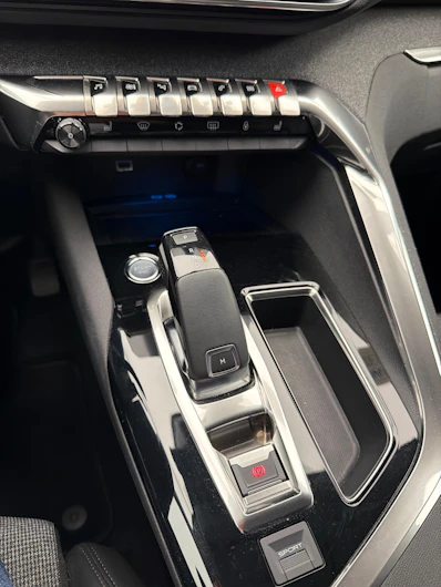 image du véhicule PEUGEOT 5008