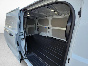 Fahrzeugbild FORD Transit C Van 320 L1 2.5 Duratec 233 Trend PHEV