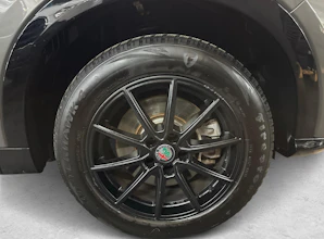 https://vehicle.imgix.net/4238581/8f2caf81-6b7e-4d07-892d-7e4d56b2c32a.jpg
