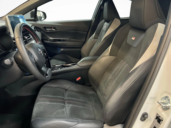 image du véhicule TOYOTA C-HR