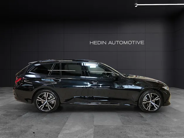 BMW 330e xDrive SAG Touring Attraktiven Leasingzinssatz ab 0.9 % bei Abschluss einer BMW Fahrzeugversicherung.