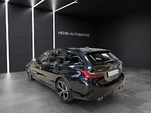 BMW 330e xDrive SAG Touring Attraktiven Leasingzinssatz ab 0.9 % bei Abschluss einer BMW Fahrzeugversicherung.