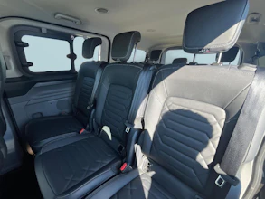 https://vehicle.imgix.net/4238789/971cfaab-3d24-499f-9390-dd4d2bbc8e46.jpg
