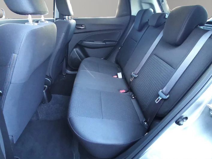 immagine del veicolo SUZUKI SWIFT