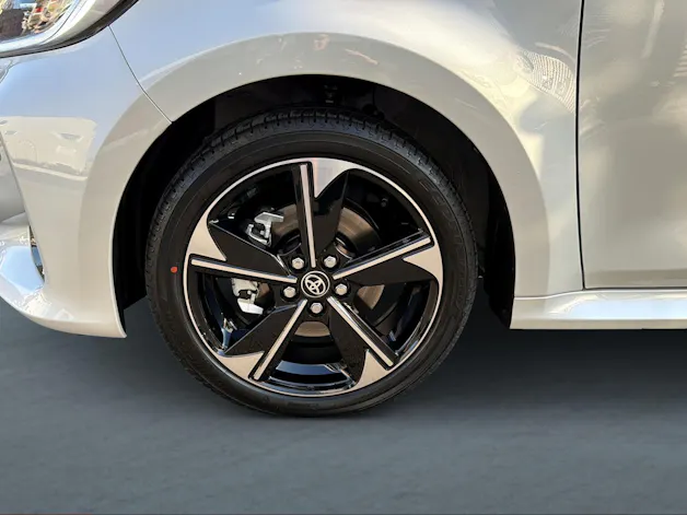 Toyota Yaris 1.5 VVT-i HSD Premium