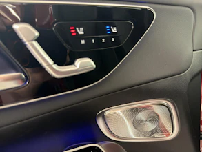 https://vehicle.imgix.net/4238909/b997611b-0099-49be-bec9-60a4bd427953.jpg