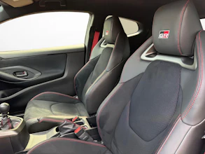 https://vehicle.imgix.net/4238915/2f92cf0e-a67f-4a84-912a-95ce14915774.jpg