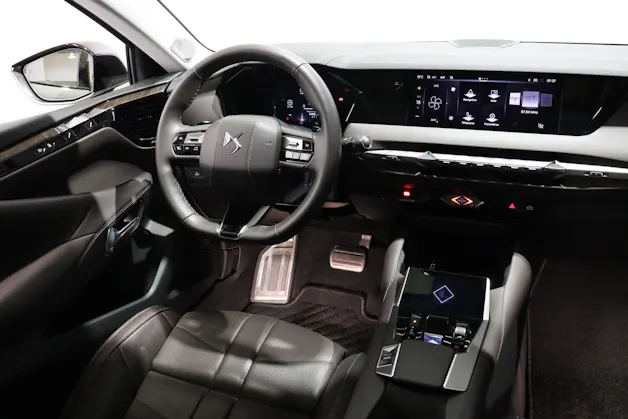 DS Automobiles 4 1.6 E-Tense La Première