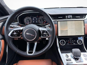 Fahrzeugbild JAGUAR XF Sportbrake 2.0 I4 300 Sport AWD