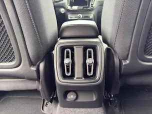 Volvo XC40 2.0 B3 MH Core .