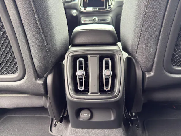 Volvo XC40 2.0 B3 MH Core .