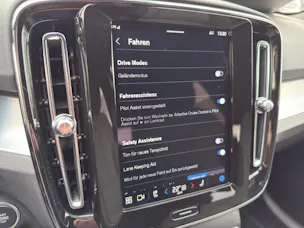 Volvo XC40 2.0 B3 MH Core .