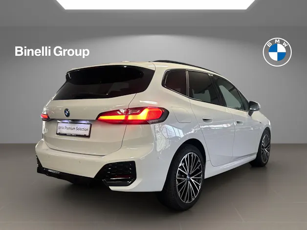 BMW 230e xDrive paddles Active Tourer