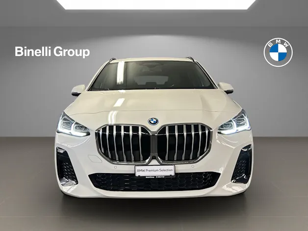 BMW 230e xDrive paddles Active Tourer