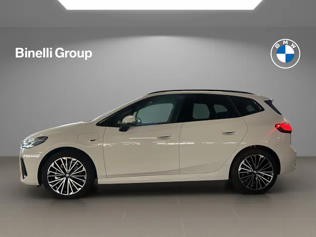 BMW 230e xDrive paddles Active Tourer