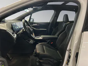 BMW 230e xDrive paddles Active Tourer