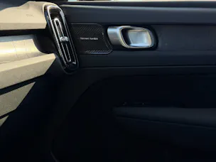 Volvo XC40 1.5 T4 PiH Plus Dark .