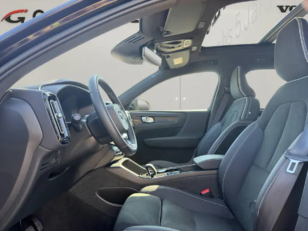 Volvo XC40 1.5 T4 PiH Plus Dark .