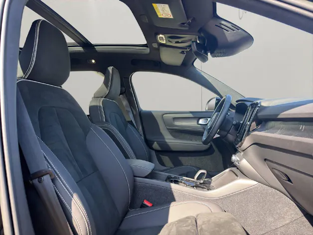 Volvo XC40 1.5 T4 PiH Plus Dark .