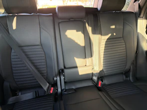 Fahrzeugbild LAND ROVER Discovery Sport 1.5 T 270e Landmark