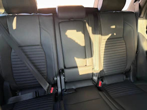 https://vehicle.imgix.net/4239241/c137b851-c071-45ab-9427-a11b0e5da712.jpg