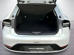 Toyota Prius 2.0 Plug-In-Hybrid Style