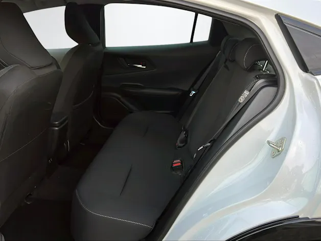 Toyota Prius 2.0 Plug-In-Hybrid Style
