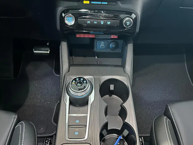 Ford Kuga 2.5 FHEV Sound Edition 4WD