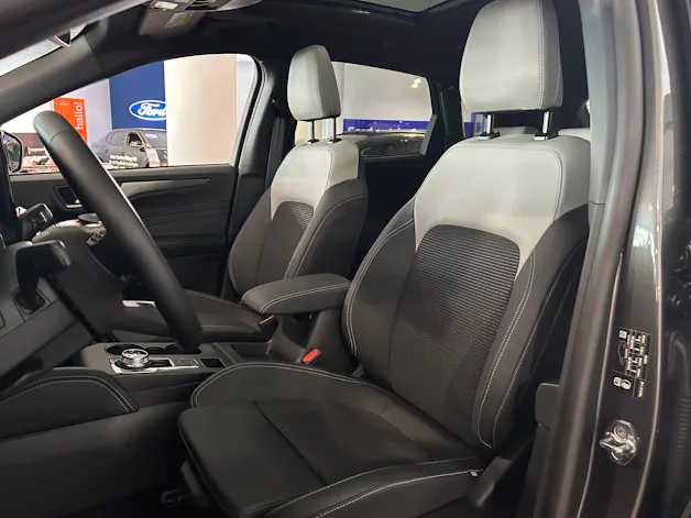 Ford Kuga 2.5 FHEV Sound Edition 4WD
