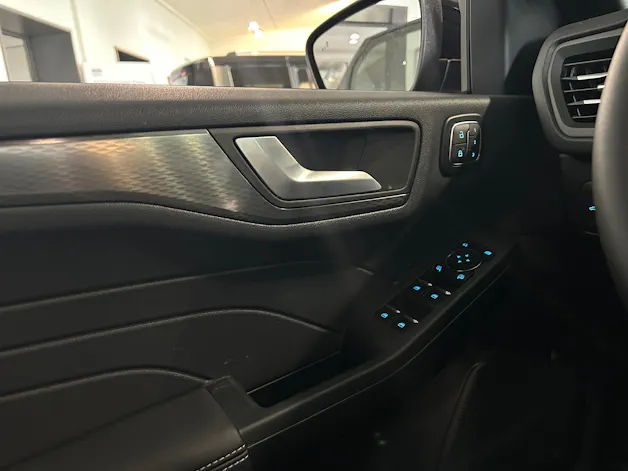 Ford Kuga 2.5 FHEV Sound Edition 4WD