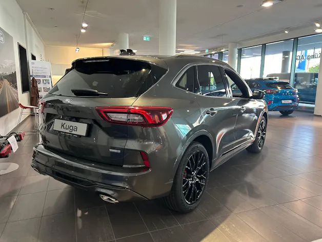 Ford Kuga 2.5 FHEV Sound Edition 4WD