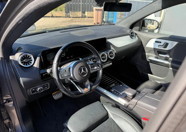 Mercedes-Benz GLA 250 4Matic AMG Line 8G-DCT