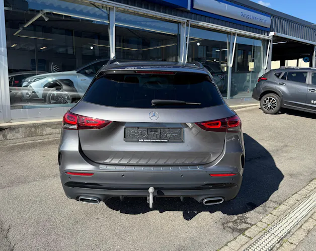 Mercedes-Benz GLA 250 4Matic AMG Line 8G-DCT
