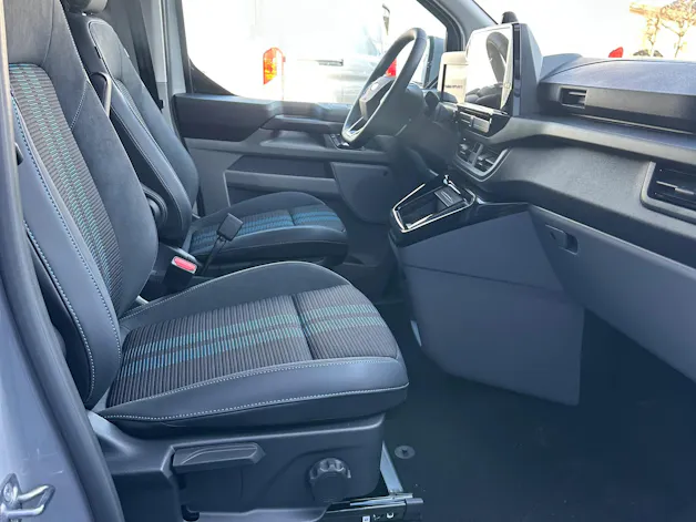 Ford Tourneo Custom 320 L1 2.0 EcoBl Sport/170CV/Aut.4x4