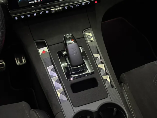 DS Automobiles AUTOMOBILES DS 7 Crossback E-Tense 300 Performance Line