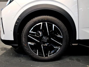 Fahrzeugbild PEUGEOT 3008 1.2 Hybrid Allure Fleet