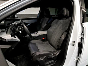 Fahrzeugbild PEUGEOT 3008 1.2 Hybrid Allure Fleet