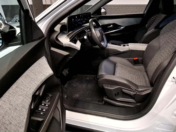 Fahrzeugbild PEUGEOT 3008