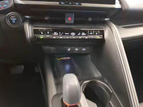 Fahrzeugbild TOYOTA C-HR 2.0 PHEV Swiss Edition