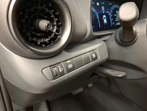 https://vehicle.imgix.net/4240252/afda12f9-629d-47d2-844a-0eaf99846dcd.jpg