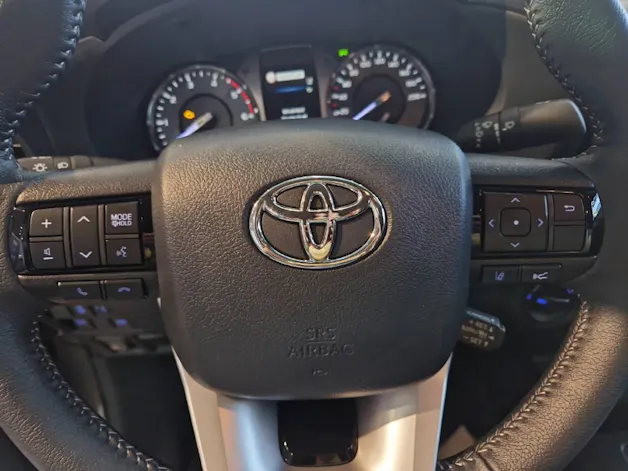 Toyota Hilux Double Cab.-Pick-up 2.8 48038/004