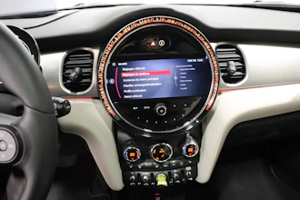 https://vehicle.imgix.net/4240316/8bbc9fcf-39ac-41bb-aa22-601f712c7662.JPG