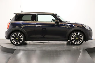 https://vehicle.imgix.net/4240316/f94c67f1-8330-4139-9de2-79f08bf03726.JPG