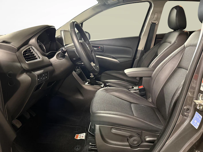 image du véhicule SUZUKI S-CROSS