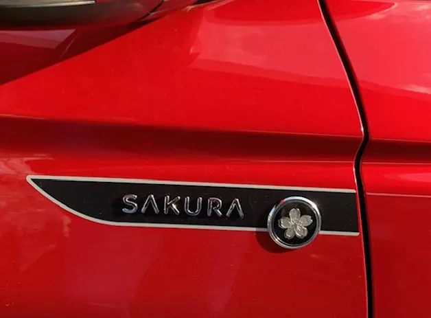 Suzuki Swift 1.2 Sakura Top Hybrid 4x4